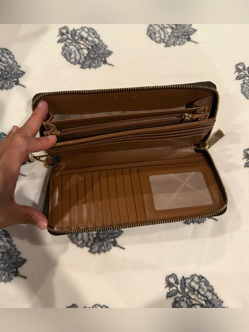 Michael Kors Nouveau Hamilton Large Satchel & Jet Set Wristlet Set